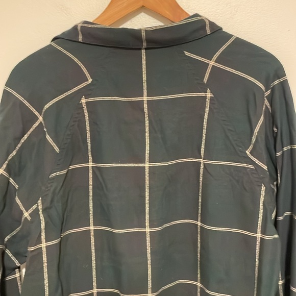 Wild Fable Size Medium Forest Green & White Plaid Flannel w/ pockets - Picture 8 of 9